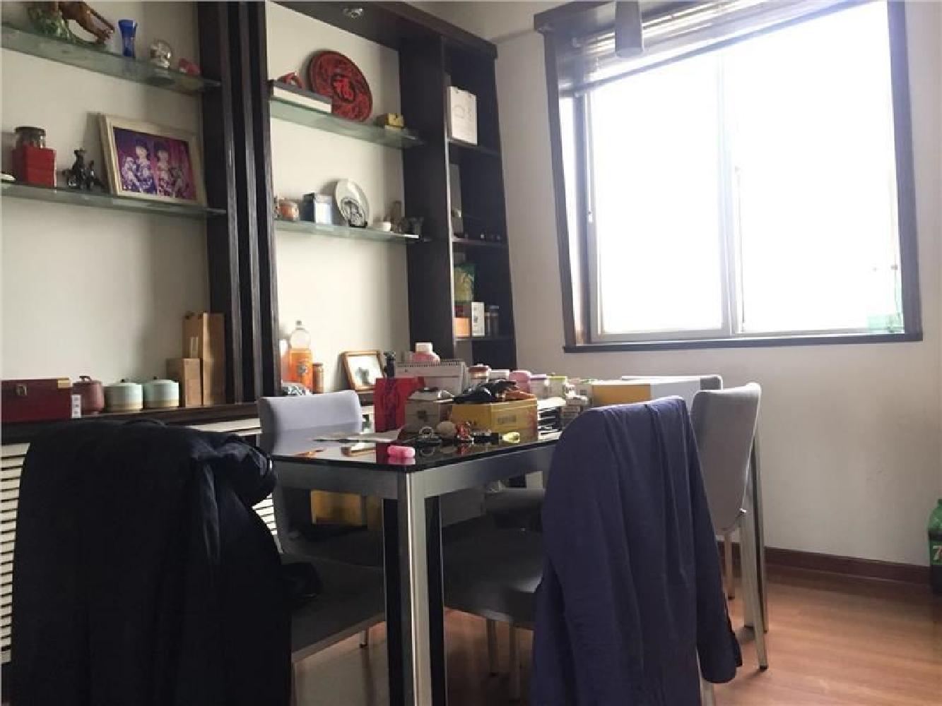 价值10万车位装修非常好基本没住过不用重新装修