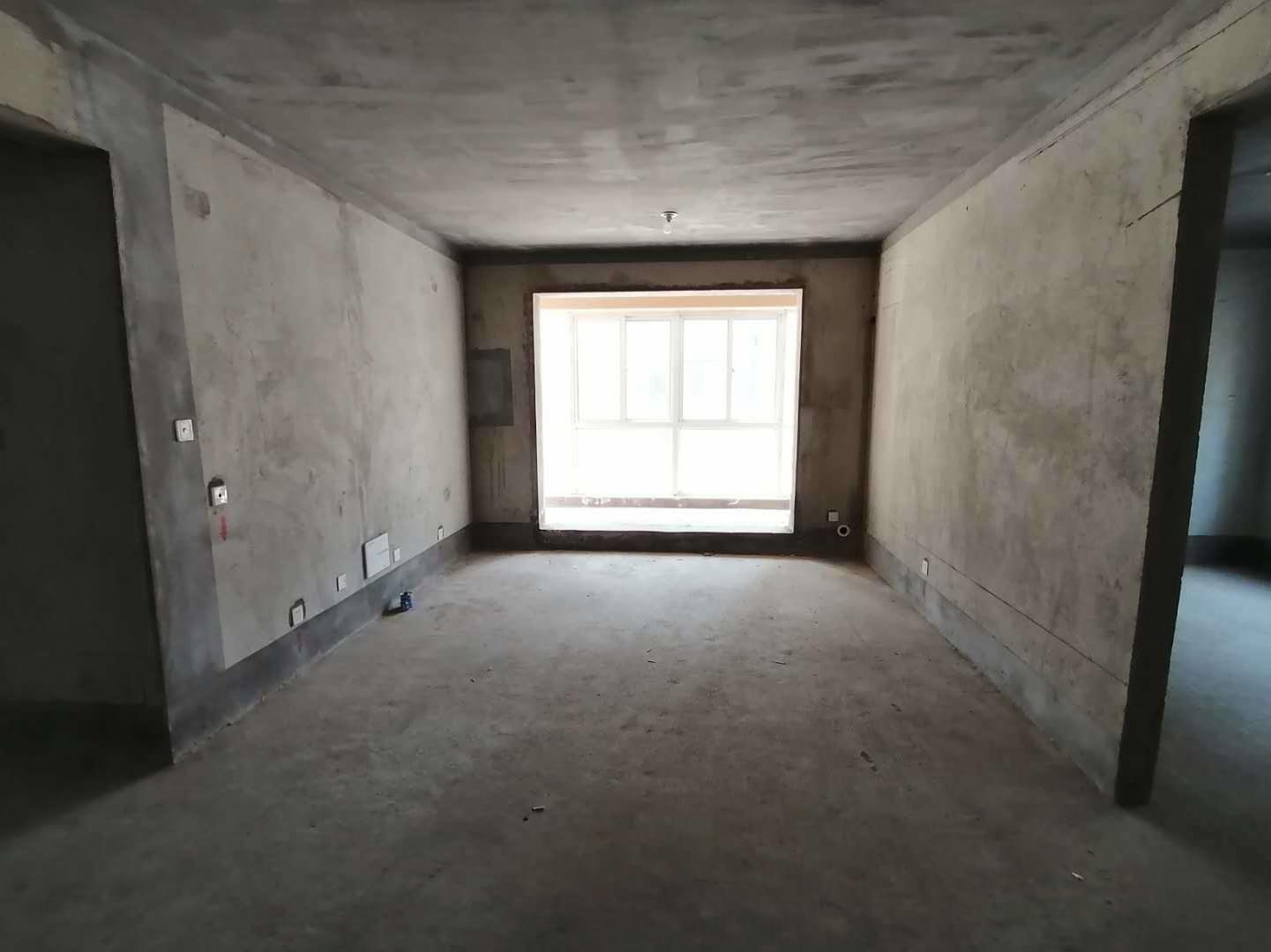 万达九年制学校 自带院子 秀逸苏杭西苑低层 毛坯