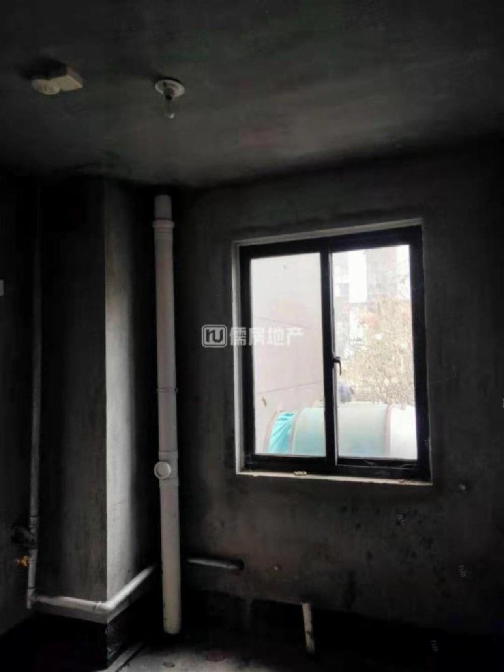 星海湖壹号毛坯房大三房随时看房