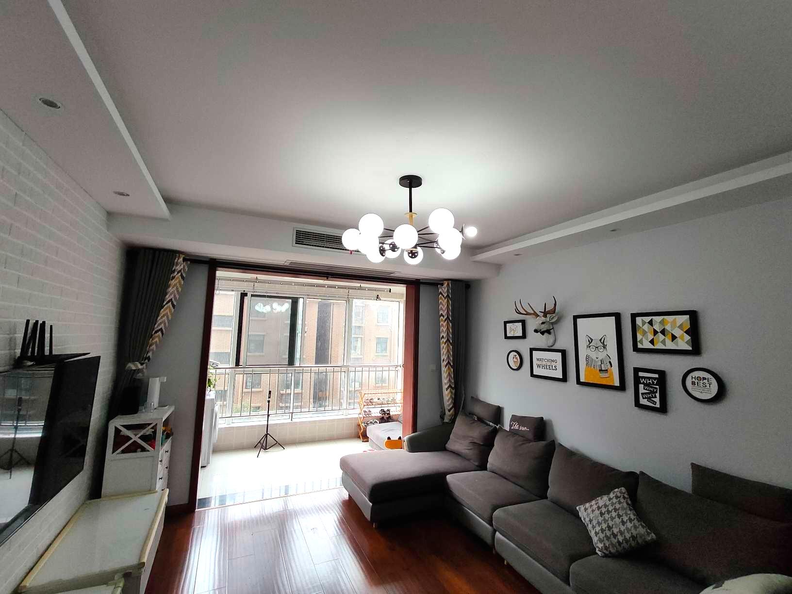 矮楼层采光无挡  秀逸苏杭 精装两室 温馨舒适 随时看房