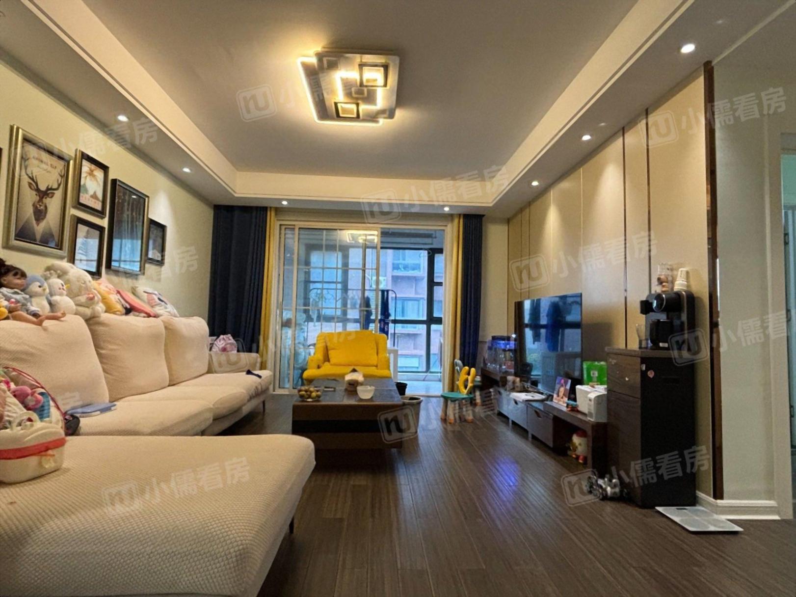 新上 凤祥铭居豪装三室 大金空调 地暖 纯东户 好楼层