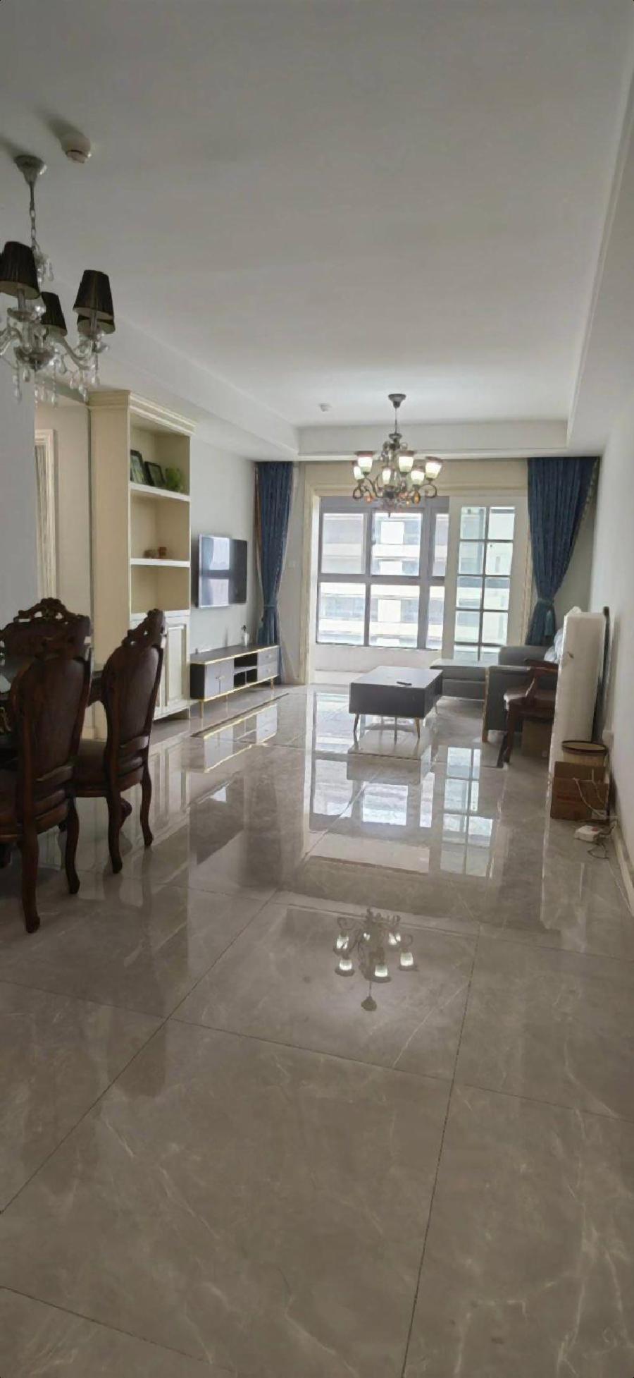 新上！精装修！财信铂悦府 产权清晰  交通便利 双卫格局