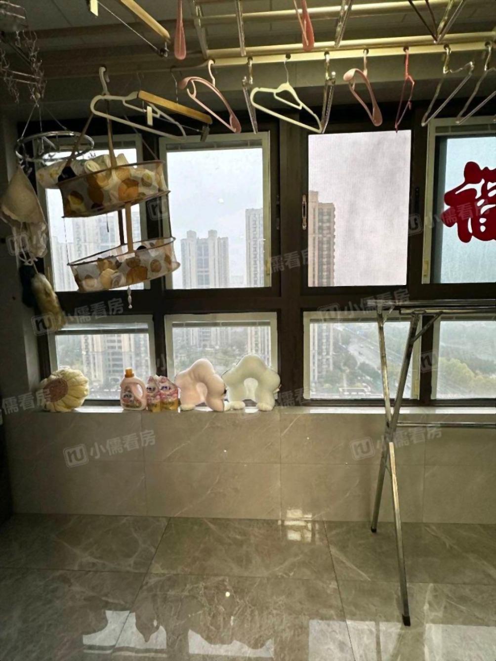 中梁郁洲壹号院4室2厅2卫 豪华婚房装修 纯东户楼层好