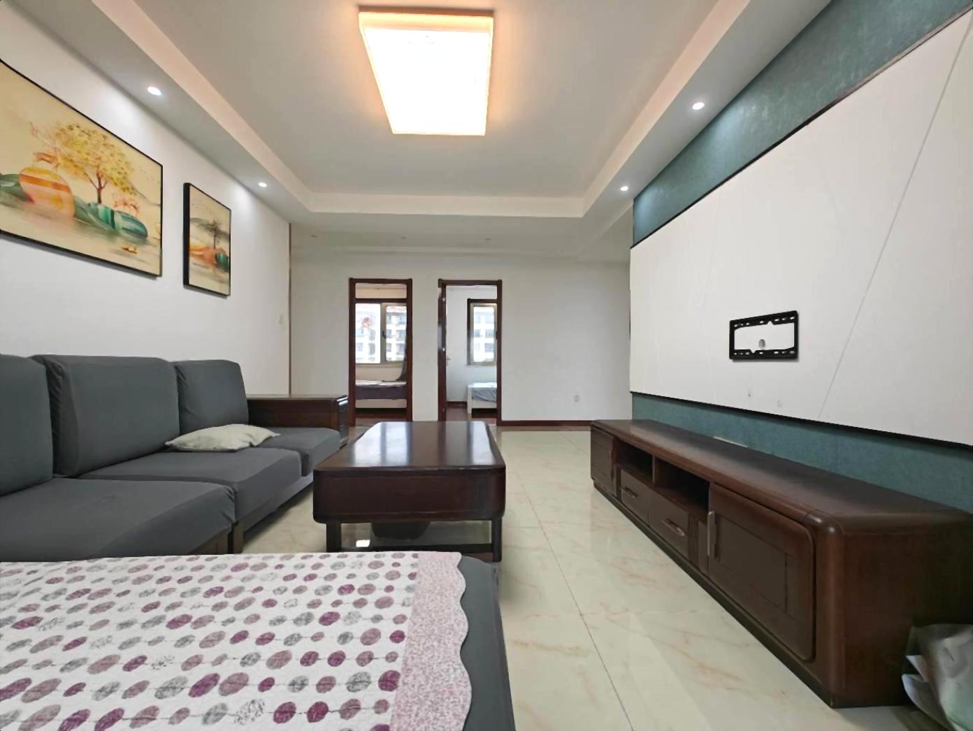 9年校精装修三室 港城一品 有地暖车库 南北通透