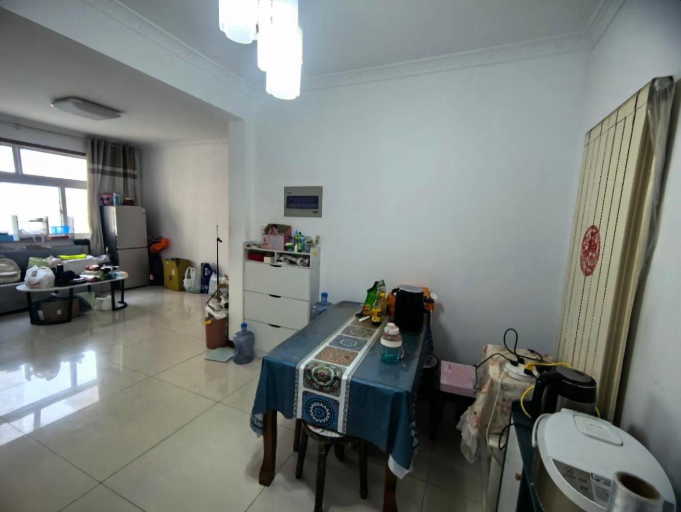 新上 延安可以用 3室2厅   楼层 随时看房 带地暖约看房