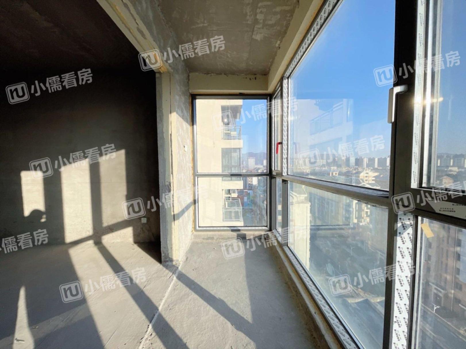 滨海名都三期，房龄新电梯11楼，采光全天，各付各税，随时看房