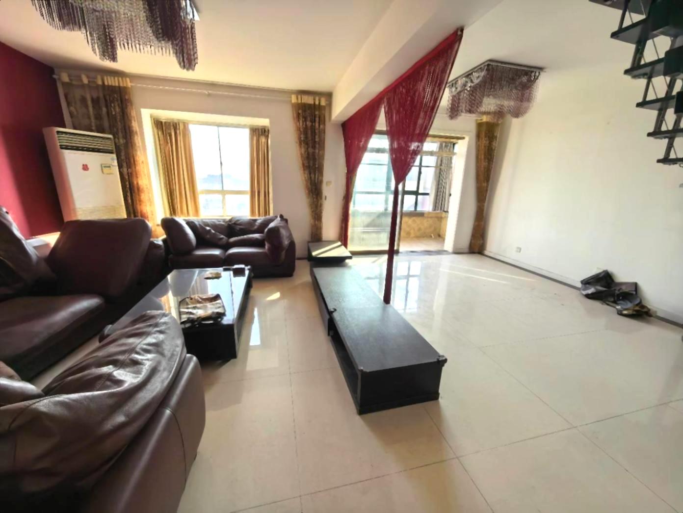 单价1万多 苍梧河滨花园 4室复式精装修 随时看房 中央华府