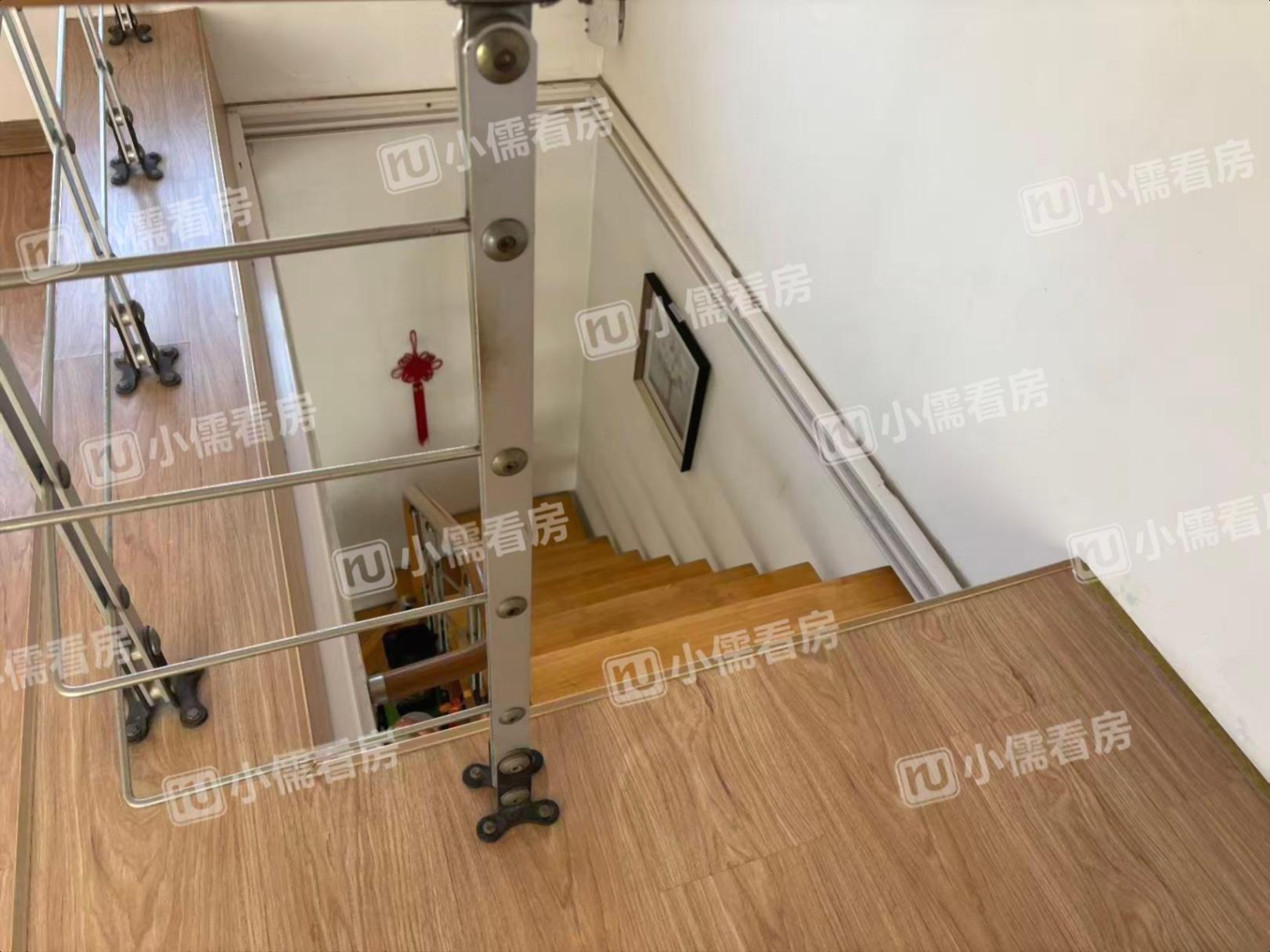 苍梧大房子 海连新天 两层精装修 有车库