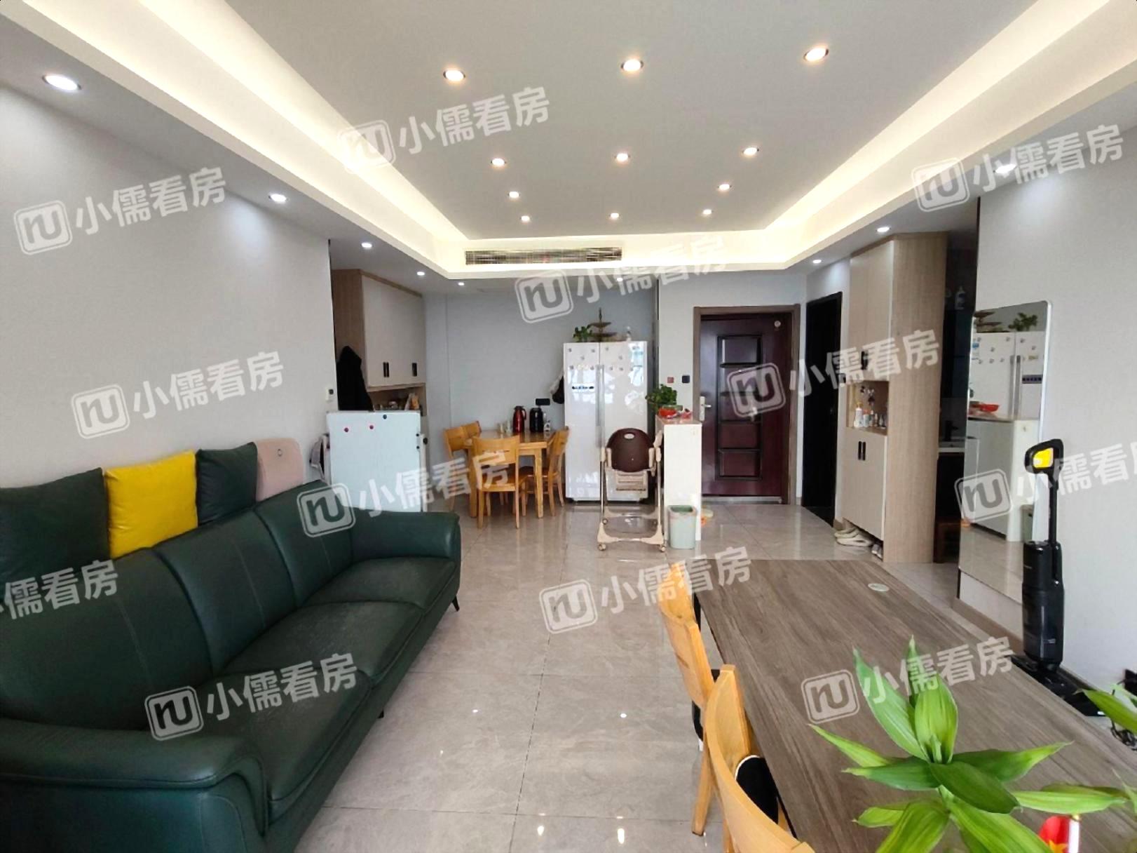 万达边 四季金辉三期 大三室精装地暖中央空调 秀逸苏杭