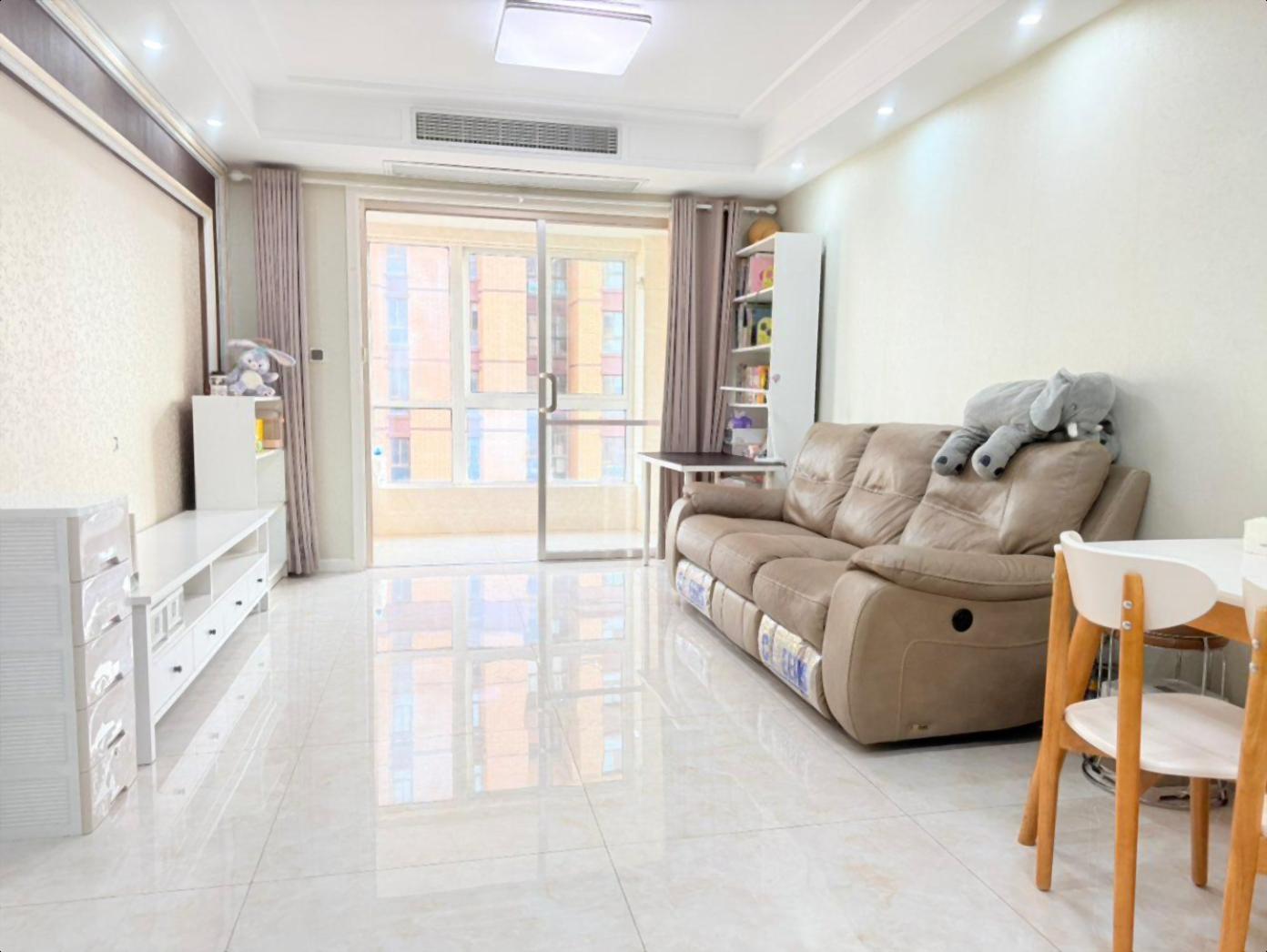 新上！凤凰名都 送空调 有地暖 看房方便 中上楼层采光好