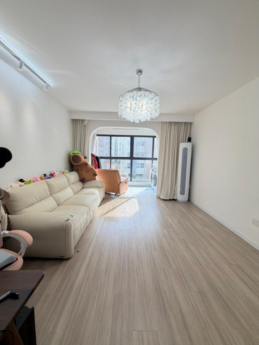 68.9万！可谈！洋房！！68.9万！98平！连众滨海名都！